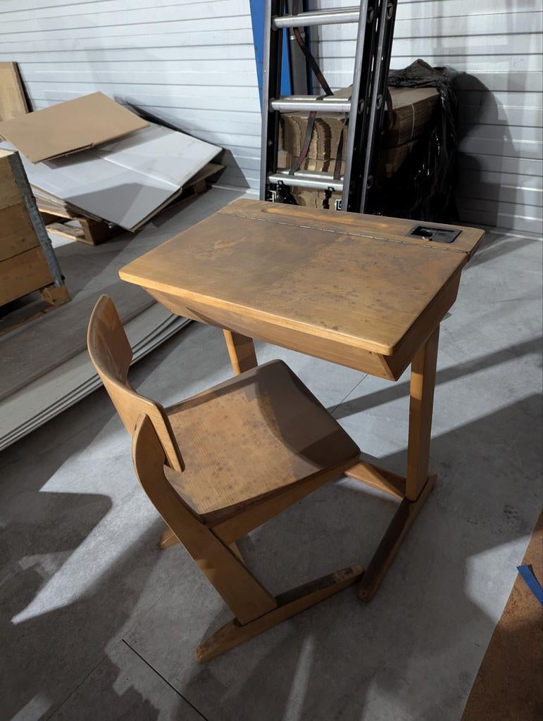 Vintage schoolbankje met stoel, Ophalen