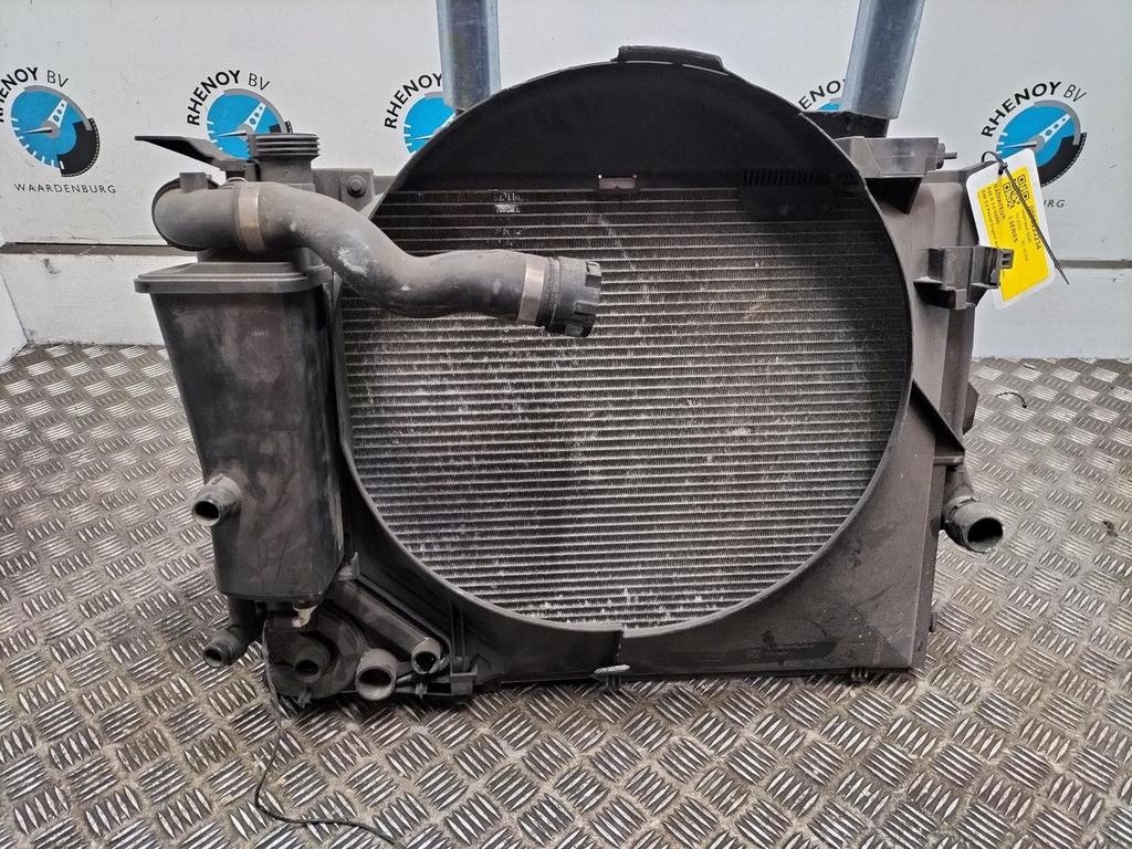 BMW 3 SERIES RADIATEUR 2004, Autos : Pièces & Accessoires, Moteurs & Accessoires, Utilisé, ARN reconnu, Stiba membre, Reconnu durable