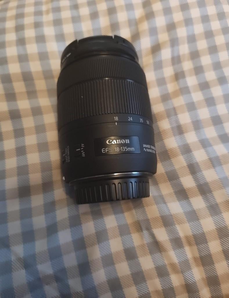 Canon lens EF 18-135 mm  f/3.5-5.6 IS USM, Audio, Tv en Foto, Foto | Lenzen en Objectieven, Ophalen, Zo goed als nieuw, Standaardlens