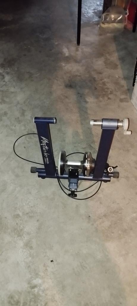 Home trainer minoura, Vélos & Vélomoteurs, Enlèvement, Utilisé