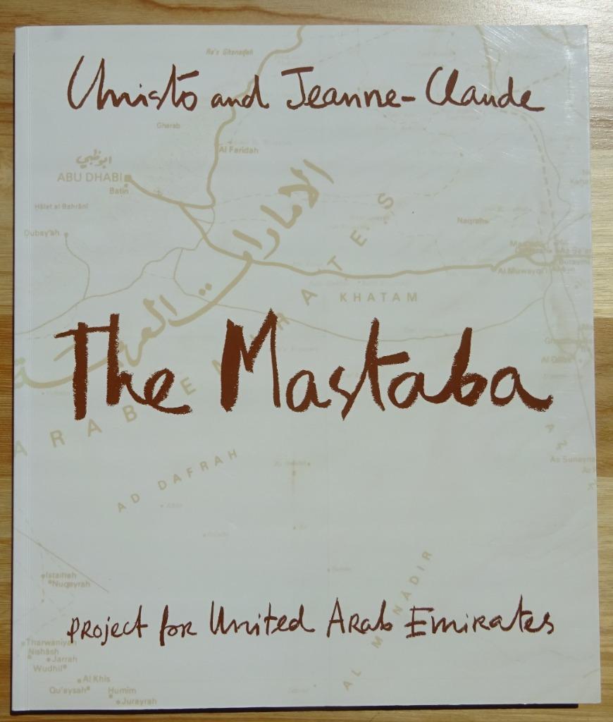 Christo and Jeanne-Claude - The Mastaba / signed 2013, Boeken, Kunst en Cultuur | Beeldend, Nieuw, Schilder- en Tekenkunst, Ophalen of Verzenden