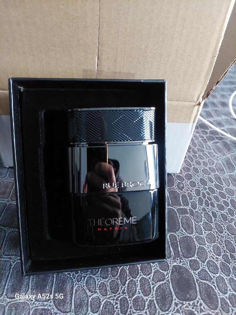 Parfum théorème matrix de la maison rue broca, Enlèvement