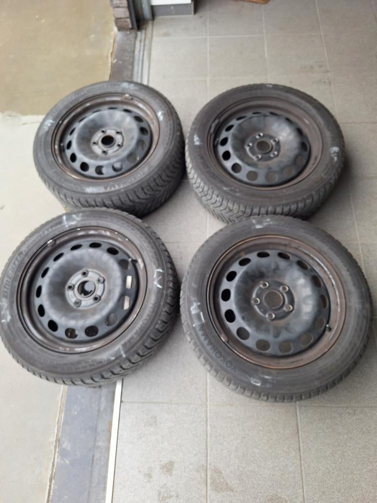 4 winterbanden met velgen maat 205/55 16, Ophalen, Winterbanden, Velg(en)