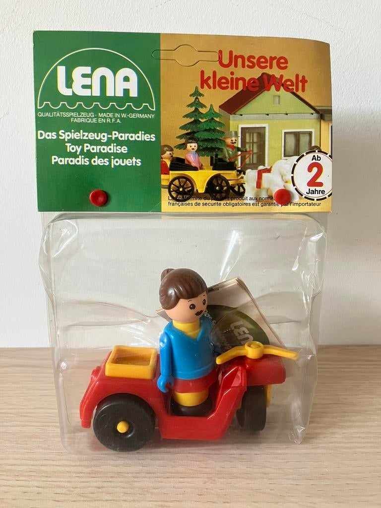 Lena Meisje op brommer - Nieuw in verpakking, Verzamelen, Poppetjes en Figuurtjes, Ophalen of Verzenden, Zo goed als nieuw