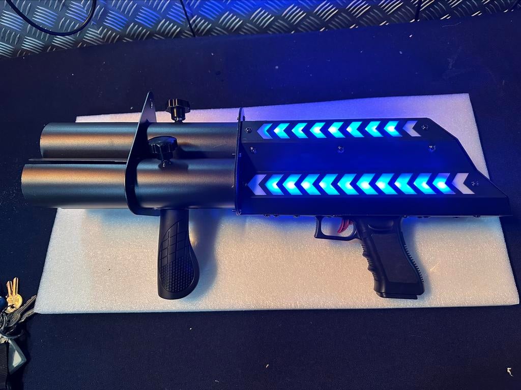 Elektrische Confetti gun triple shot met rgb led verlichting, Enlèvement, Comme neuf