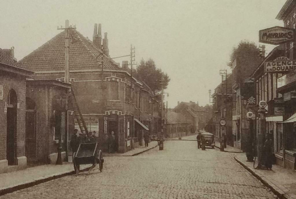 Mouscron Rue de la Marlière Douane Belge Pompes à essence, Collections, Cartes postales | Belgique, Enlèvement ou Envoi, Non affranchie