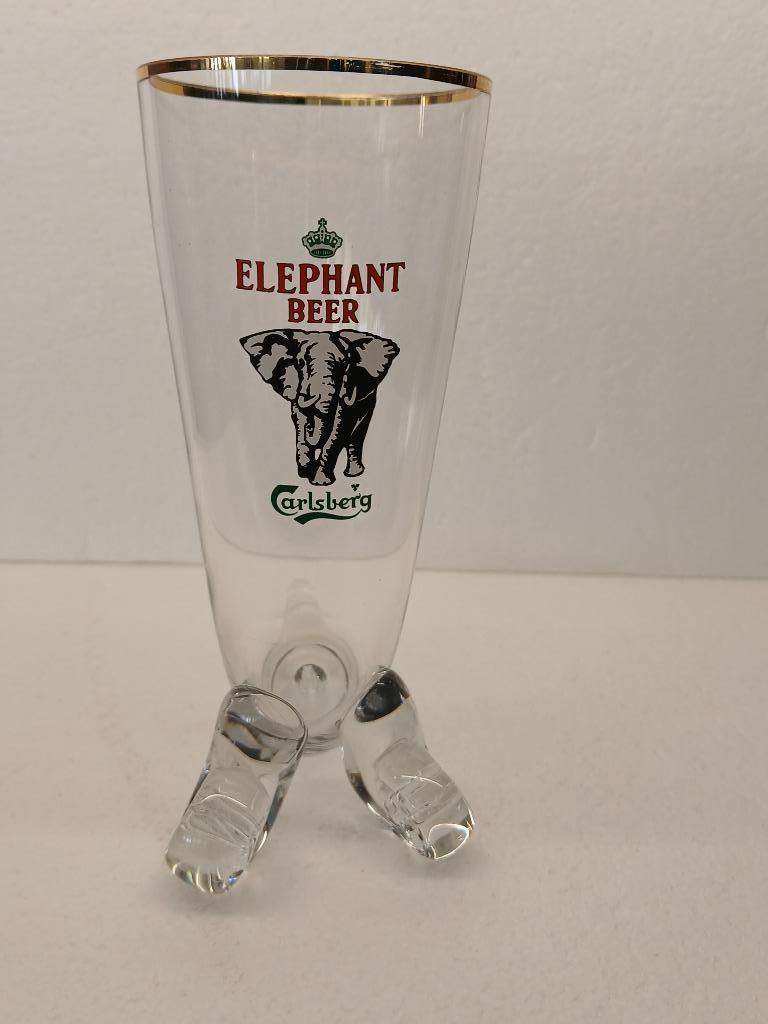Ancien verre CARLSBERG ELEPHANT BEER avec pattes d'éléphant, Enlèvement ou Envoi, Comme neuf, Verre ou Verres, Autres marques