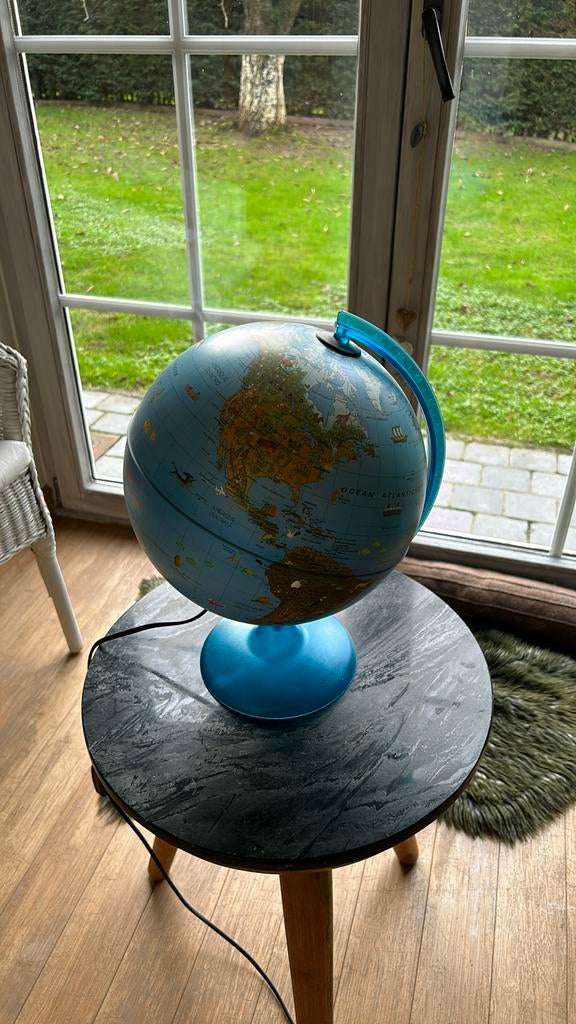 Lampe Map monde, Lumineux, Comme neuf