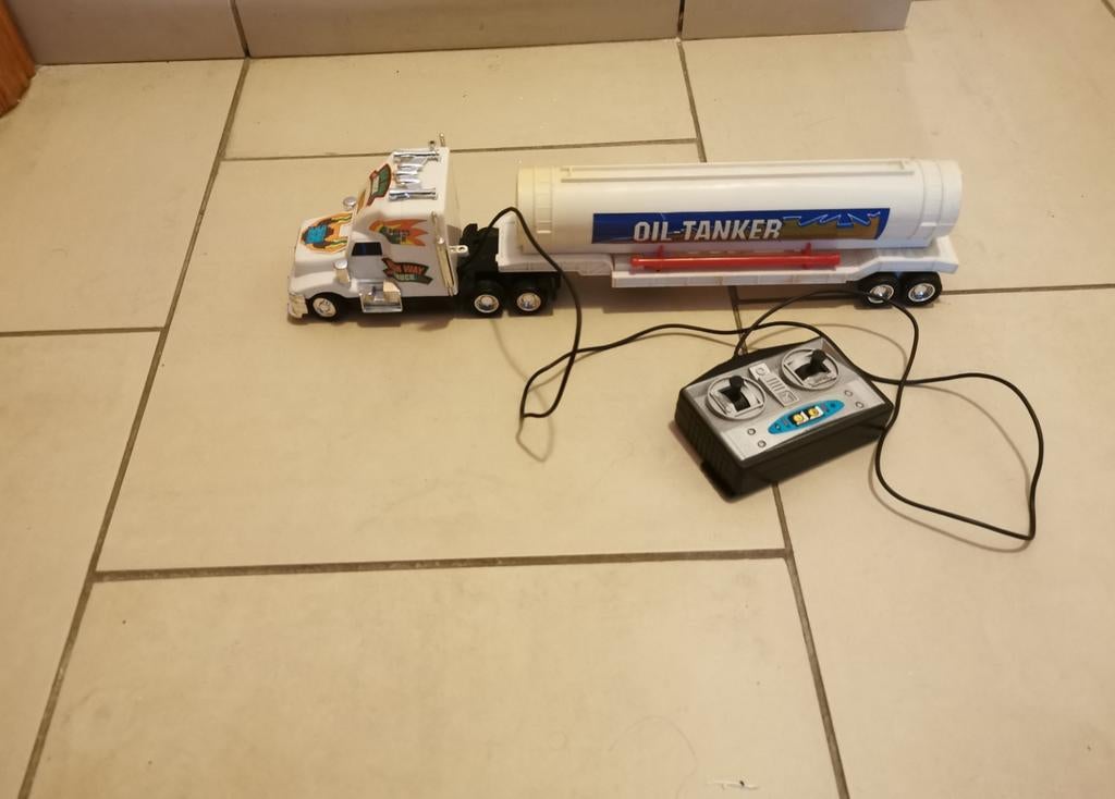 Camion citerne télécommandé, Enlèvement ou Envoi, Utilisé
