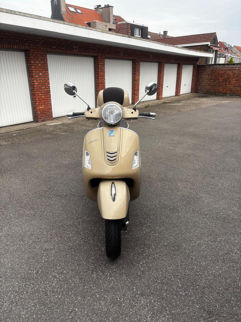 Vespa GTS 125, Ophalen, 125 cc, Zo goed als nieuw, GTS