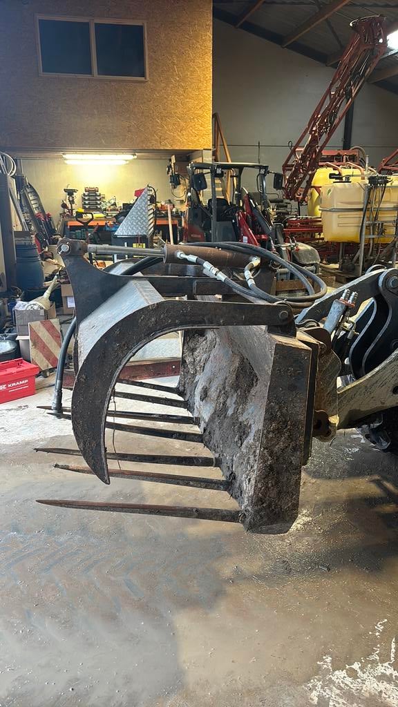 Mest klauw, Zakelijke goederen, Ophalen, Wiellader of Shovel