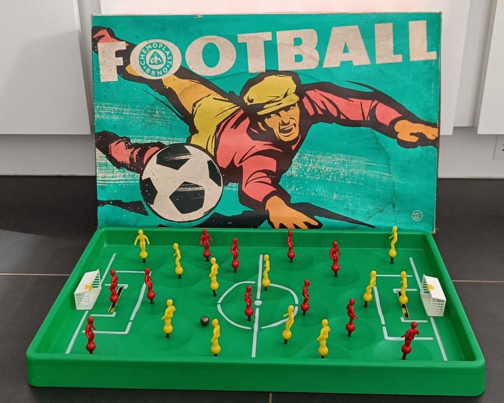 Vintage voetbalspel Chemoplast Brno., Ophalen of Verzenden