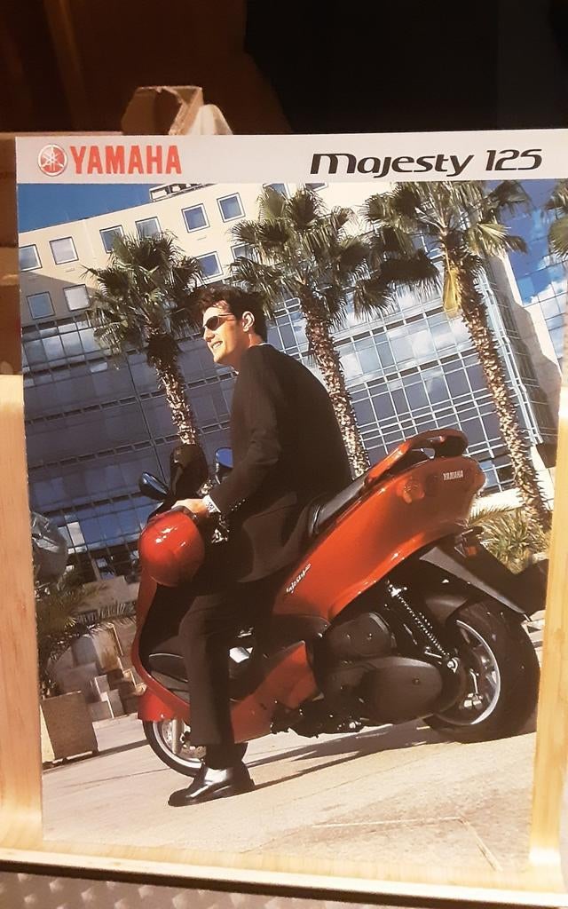Yamaha majesty 125 brochure, Ophalen of Verzenden, Zo goed als nieuw