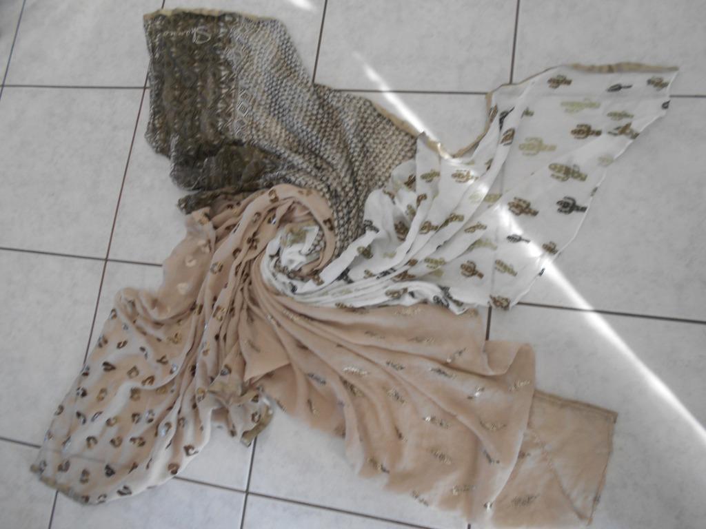 SHANNA...neuf...foulard (beige/blanc/kaki), SHANNA, Enlèvement ou Envoi, Neuf, Écharpe