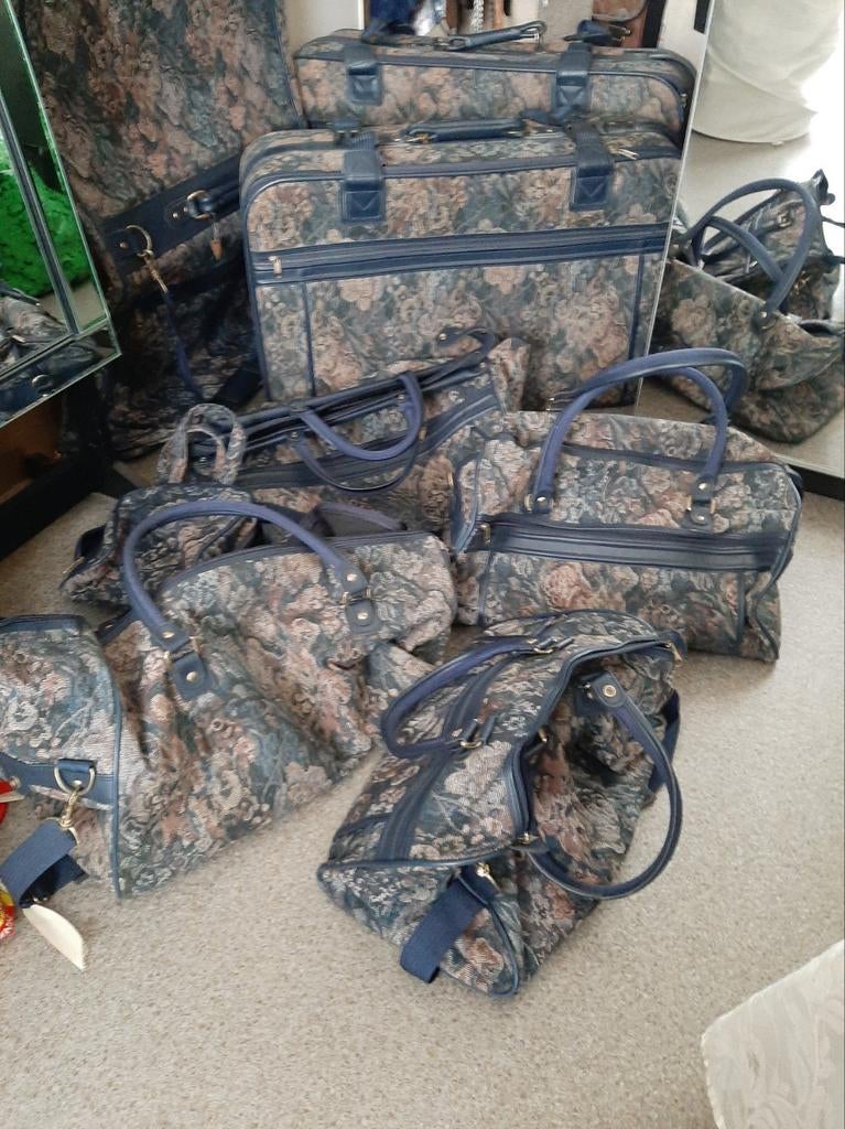 Assemblée des valises vintage 8 pièces, Enlèvement