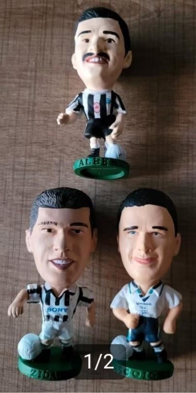 3 voetbalpoppetjes, Ophalen of Verzenden, Zo goed als nieuw, Beeldje of Poppetje