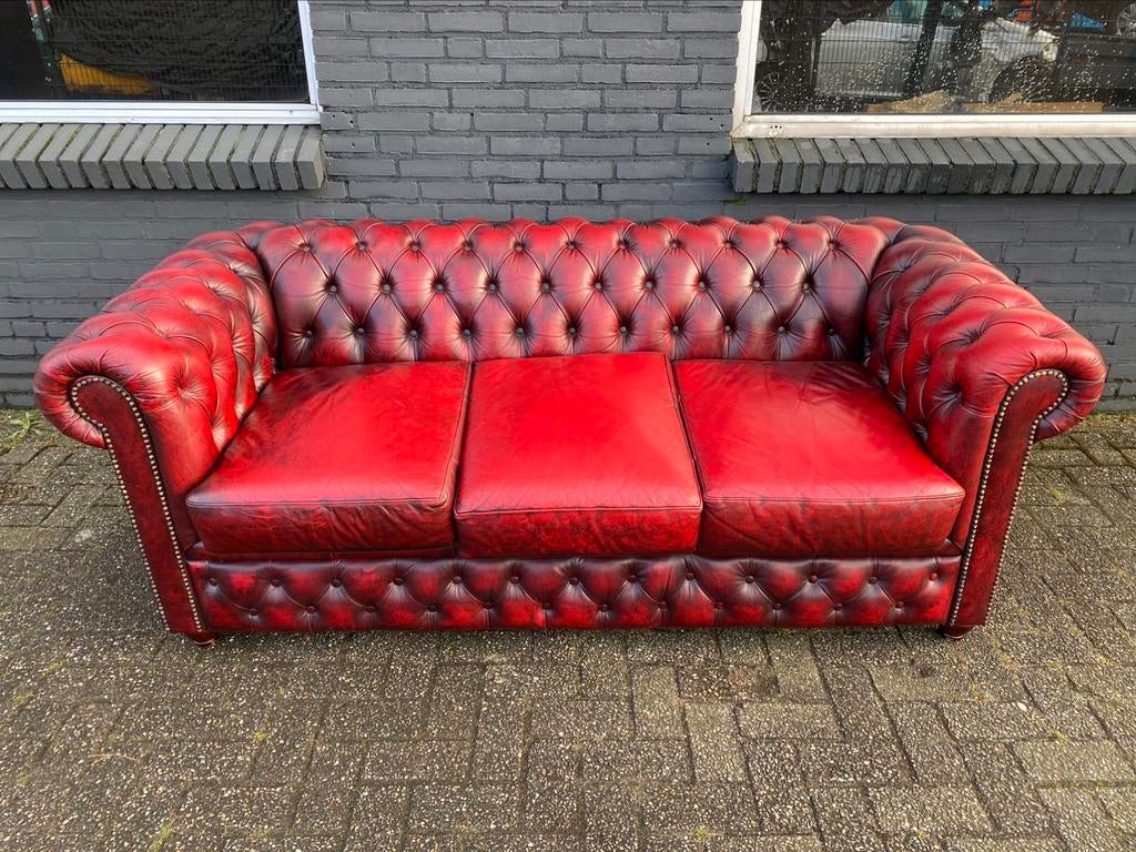 Stoere Chesterfield zetel rood GRATIS BEZORGD, Huis en Inrichting, Ophalen of Verzenden, Leer