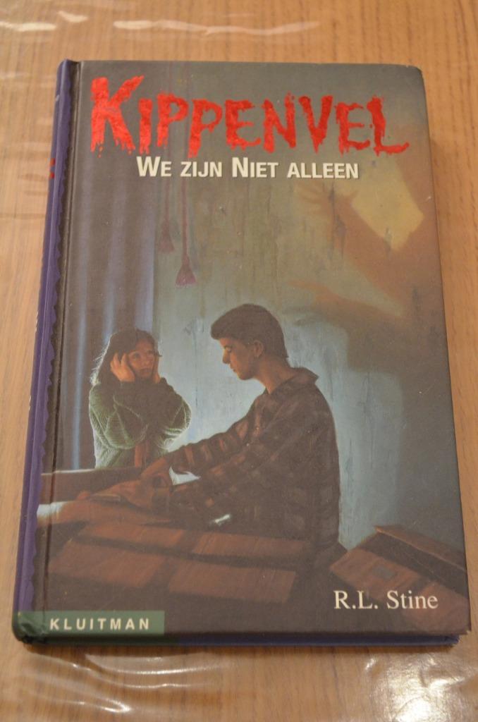R.L. Stine - Kippenvel We zijn niet alleen, Gelezen, Ophalen of Verzenden, Fictie, R.L. Stine