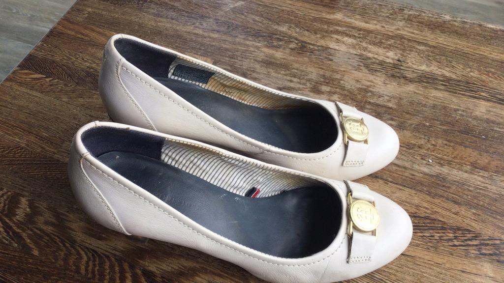 Witte Tommy Hilfigger schoenen hoge hak maat 38, Enlèvement, Porté, Blanc, Chaussures