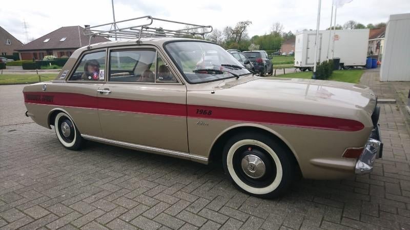 Ford Taunus 15M de mai 1968, Auto's, Voorwielaandrijving, Zwart, Overige kleuren, Particulier