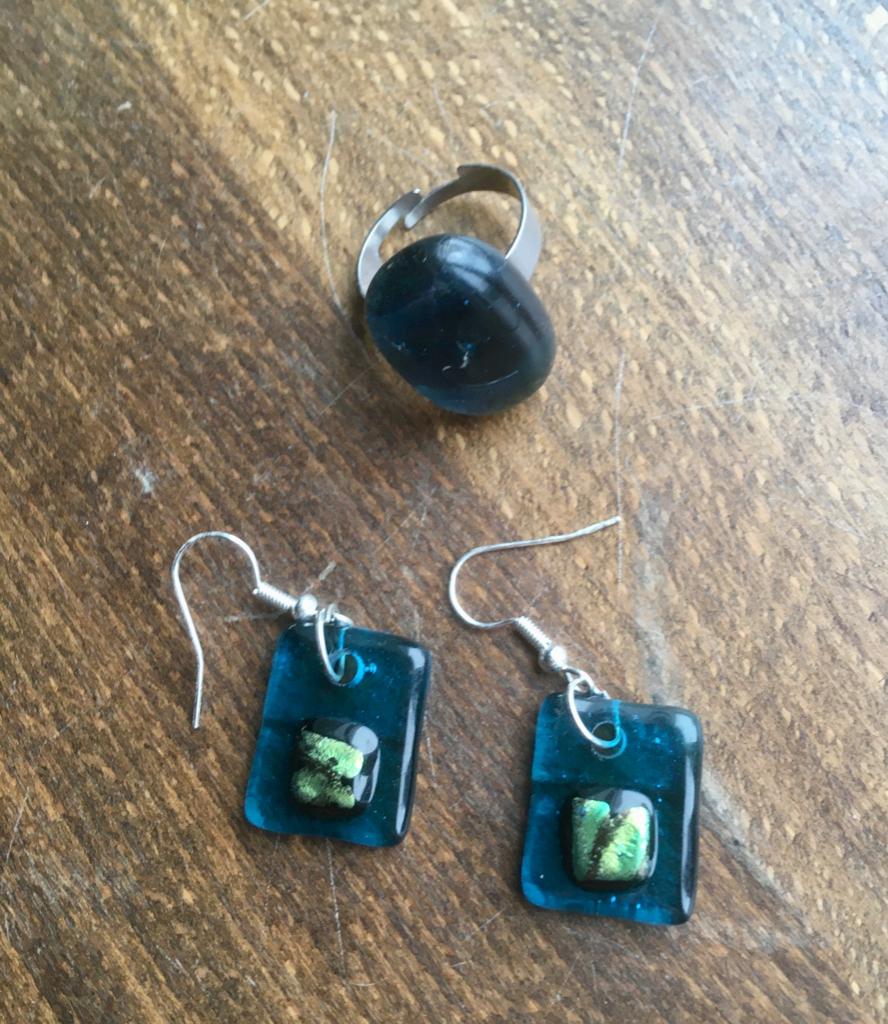Set turquoise, handgemaakte glazen oorbellen & ring, Handtassen en Accessoires, Ophalen, Hangers, Blauw, Nieuw