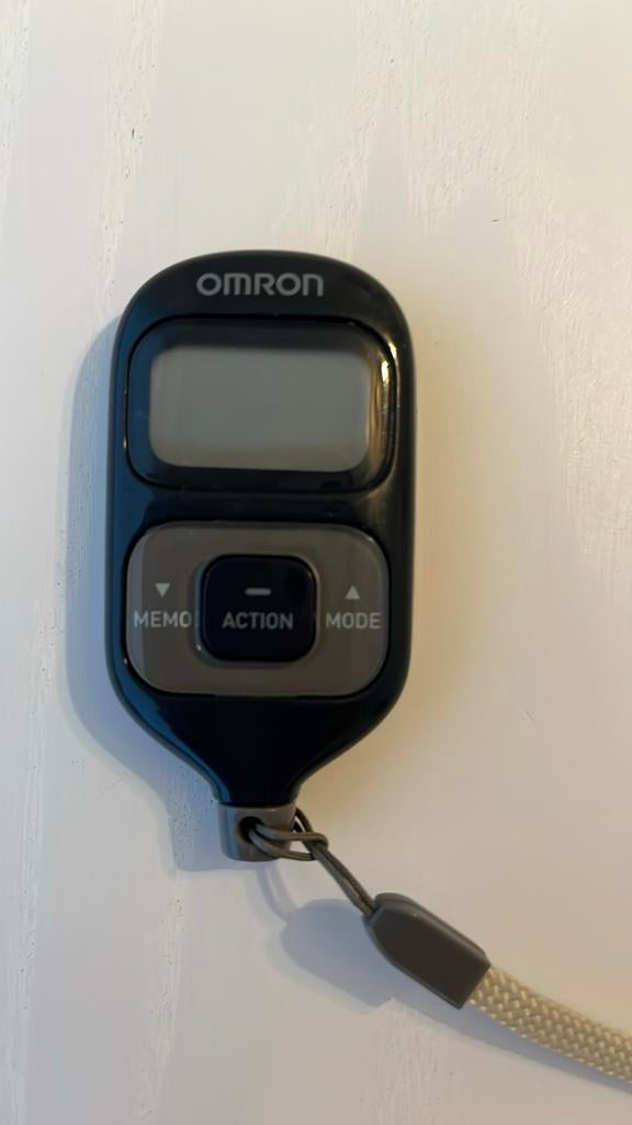 stappenteller (broekzak/riem/tas/rugzak), Handtassen en Accessoires, Activity trackers, Ophalen of Verzenden, Zo goed als nieuw