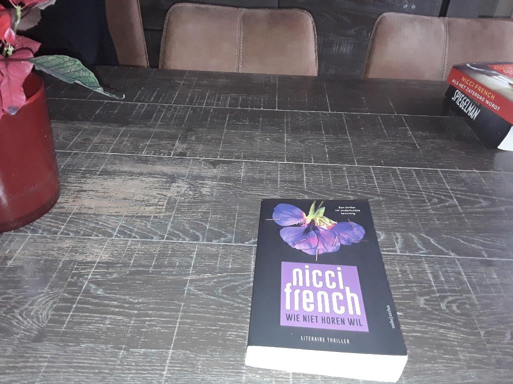 Boek Nicci French Wie niet horen wil, Ophalen, Gelezen, Nicci French