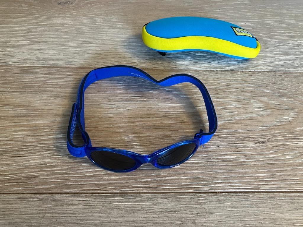baby banz zonnebril + etui, Ophalen of Verzenden, Zo goed als nieuw, Baby banz