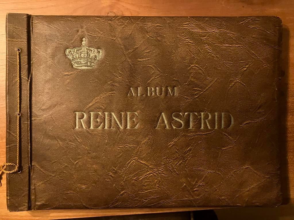 Verzamelalbum reine Astrid, Verzamelen, Koningshuis en Royalty, Gebruikt, Kaart, Foto of Prent, Ophalen of Verzenden