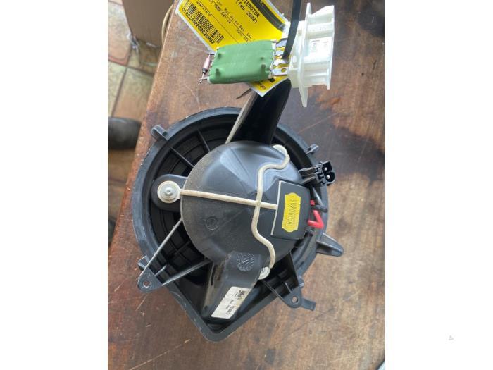 Kachel Ventilatiemotor van een Mini Clubman, Auto-onderdelen, Ophalen of Verzenden, 3 maanden garantie, Gebruikt, Mini