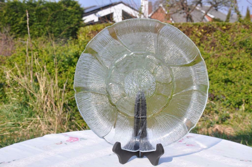 §  plat a tarte en verre fleur centrale, Antiquités & Art, Enlèvement ou Envoi
