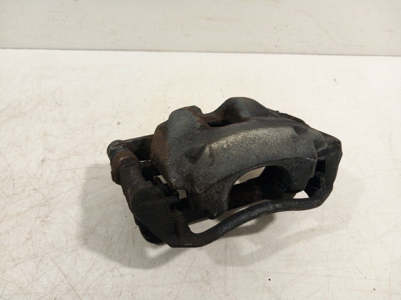 Remklauw links voor Suzuki Swace, Onderdelen@venauto.nl, Van der Ven Autorecycling B.V., Ettenseweg 76, 4706 PB Roosendaal, The Netherlands