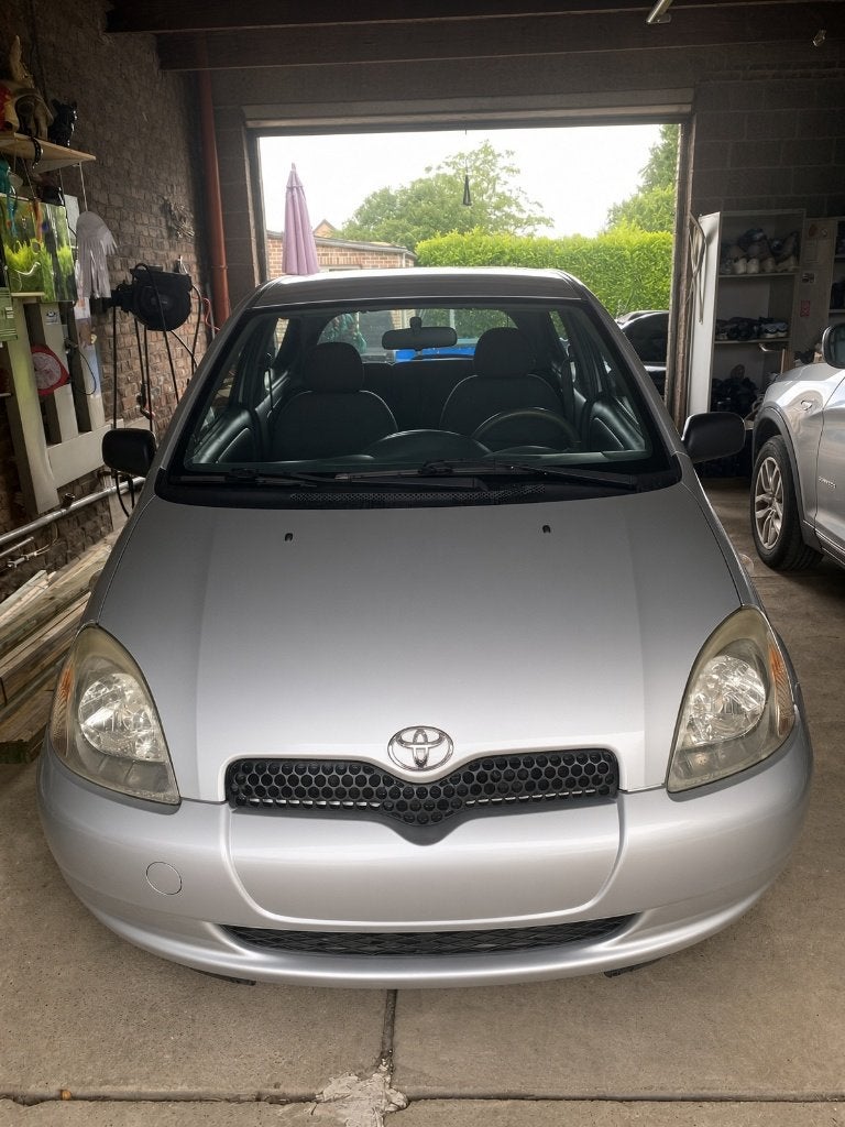 Toyota Yaris - 1.0i VVT-i 16v - +/-200.000km - Toit ouvrant, Autos, Argent ou Gris, Achat, Boîte manuelle, Toit ouvrant
