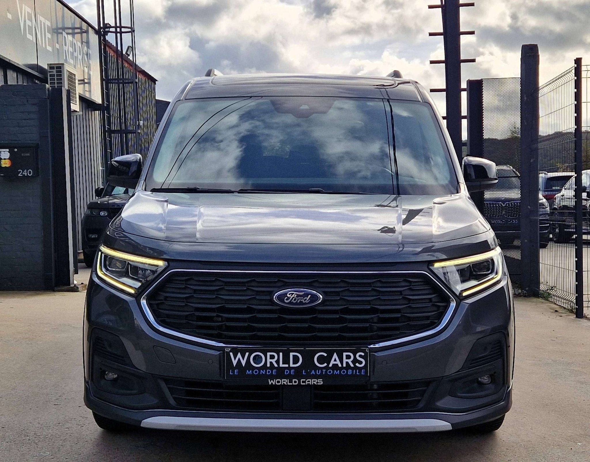 Ford Tourneo Connect 2.0 EcoBlue 7pl. - BOITE AUTO - GARANTI, Auto's, 122 pk, 4 cilinders, 7 zetels, Bedrijf