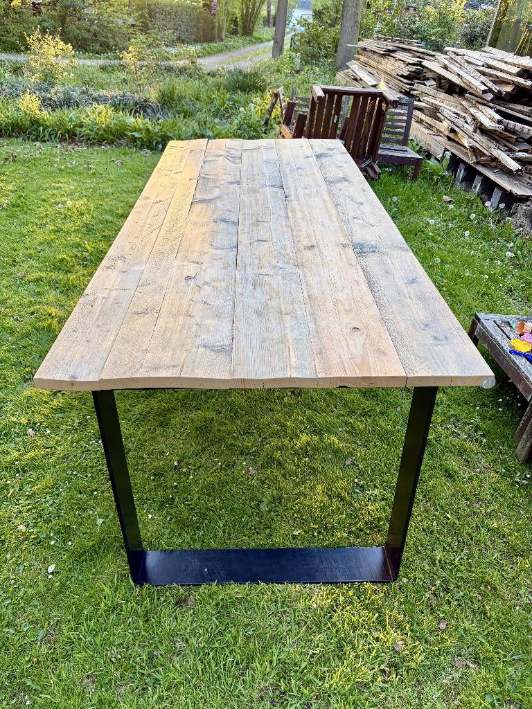 Eettafel met stalen poten en blad uit steigerhout, Gebruikt, 100 tot 150 cm, 200 cm of meer, Vijf personen of meer