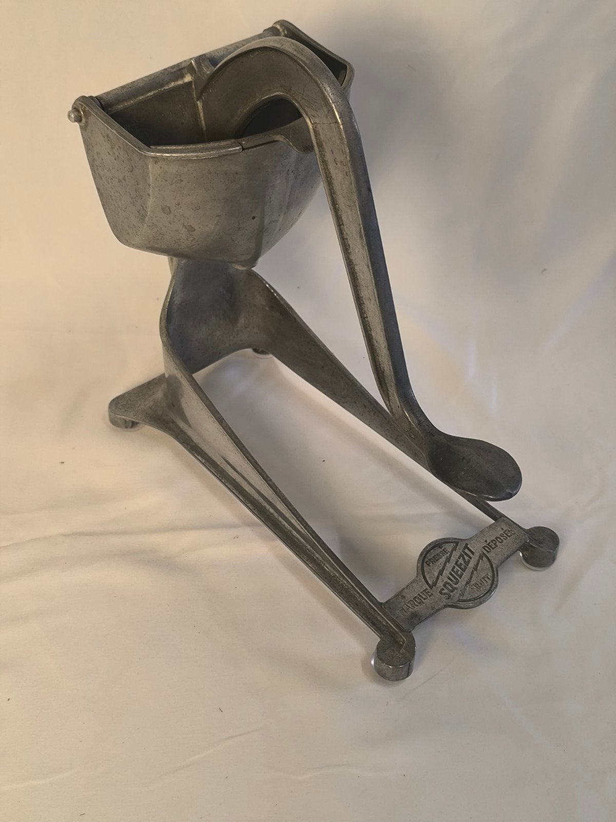 Vintage metalen fruit- & groentepers – SQUEEZIT / Universal, Antiek en Kunst, Antiek | Keukengerei, Ophalen of Verzenden