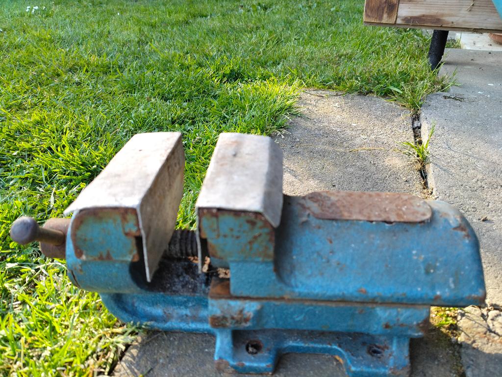 Étau, Bricolage & Construction, Outillage | Outillage à main, Enlèvement, Utilisé