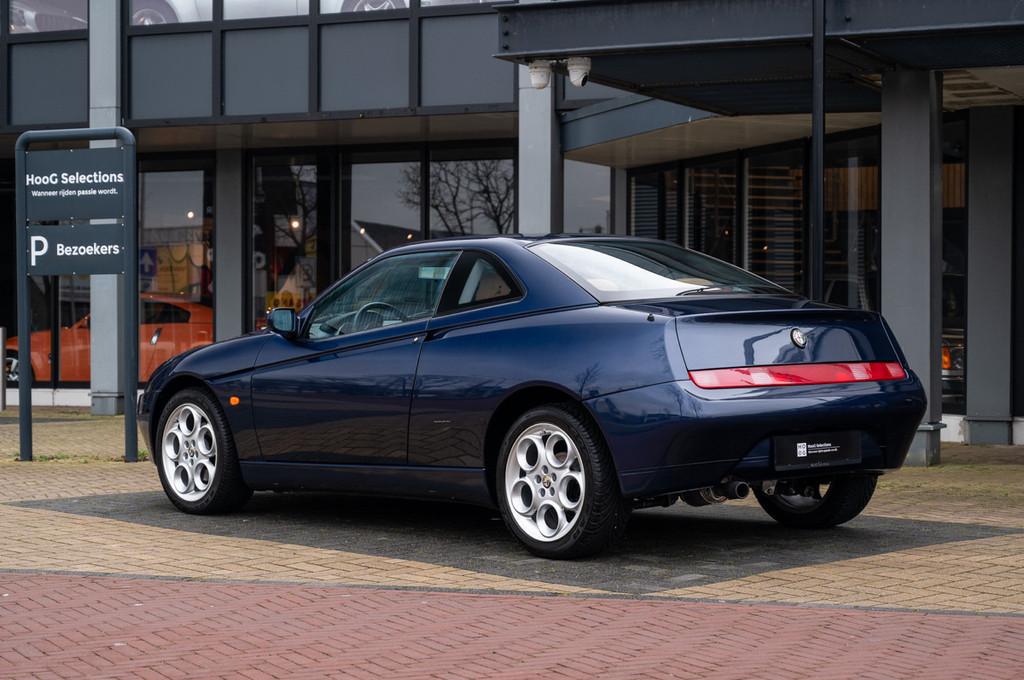 Alfa Romeo GTV 1.8 T.Spark 16V (bj 1999), Auto's, Oldtimers, 4 zetels, Beige, 144 pk, Blauw