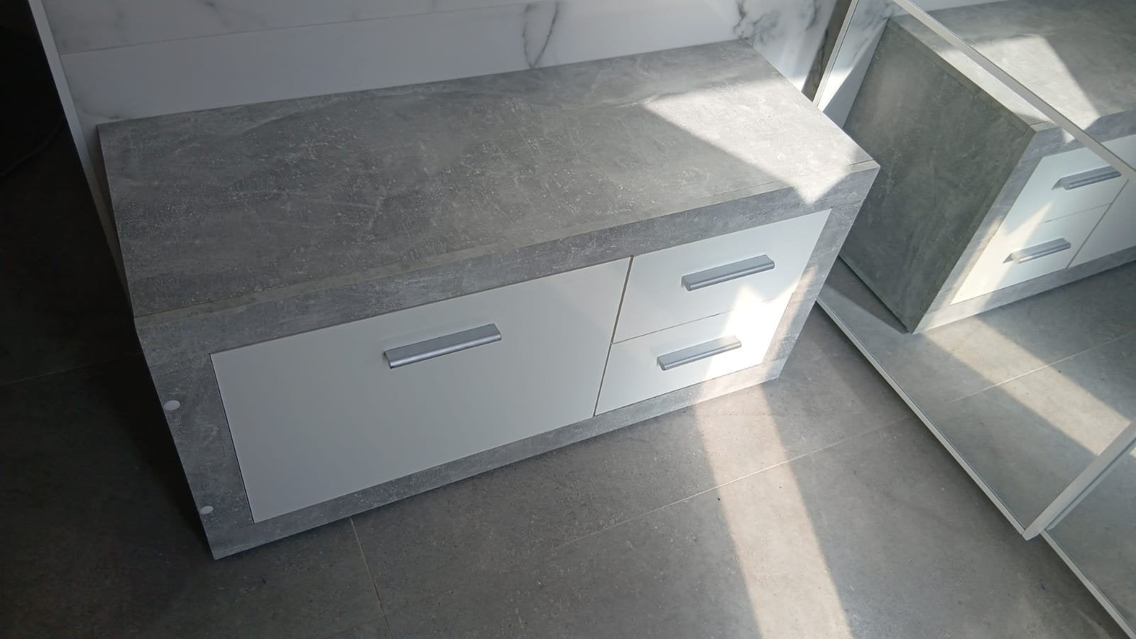 Moderne kast betonlook, Enlèvement