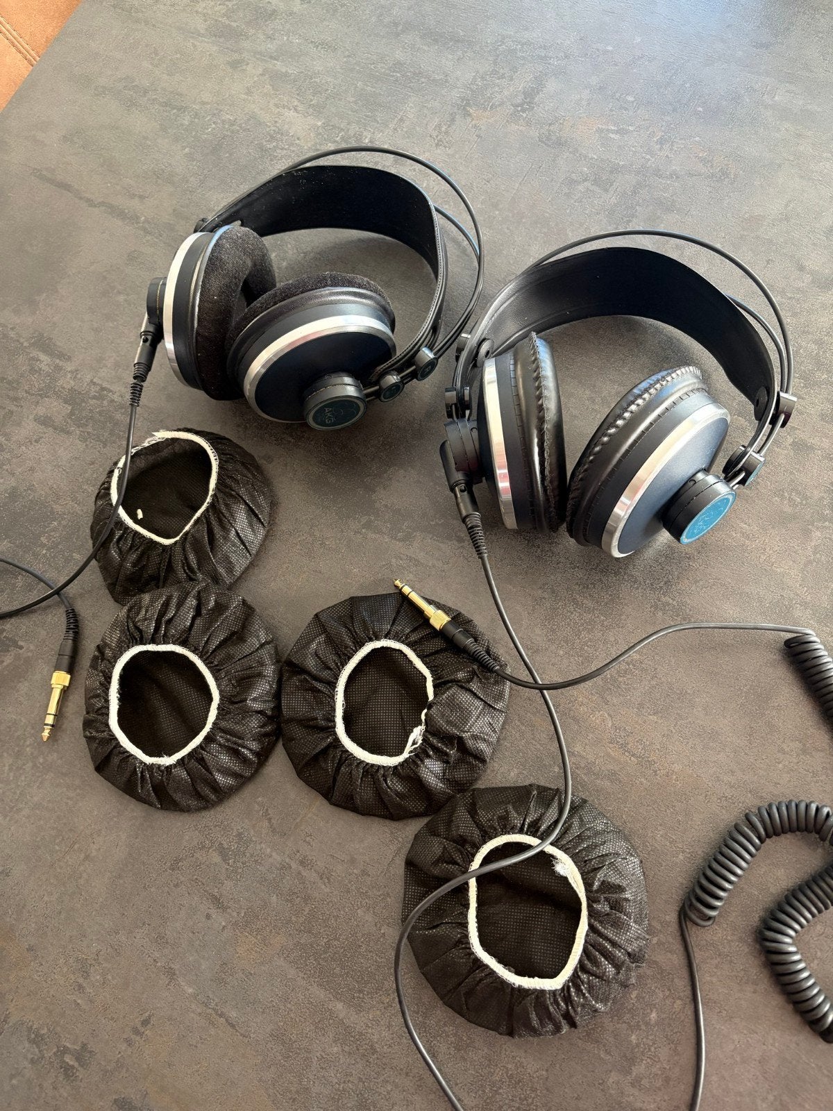 2 professionele hoofdtelefoons, Ophalen, AKG
