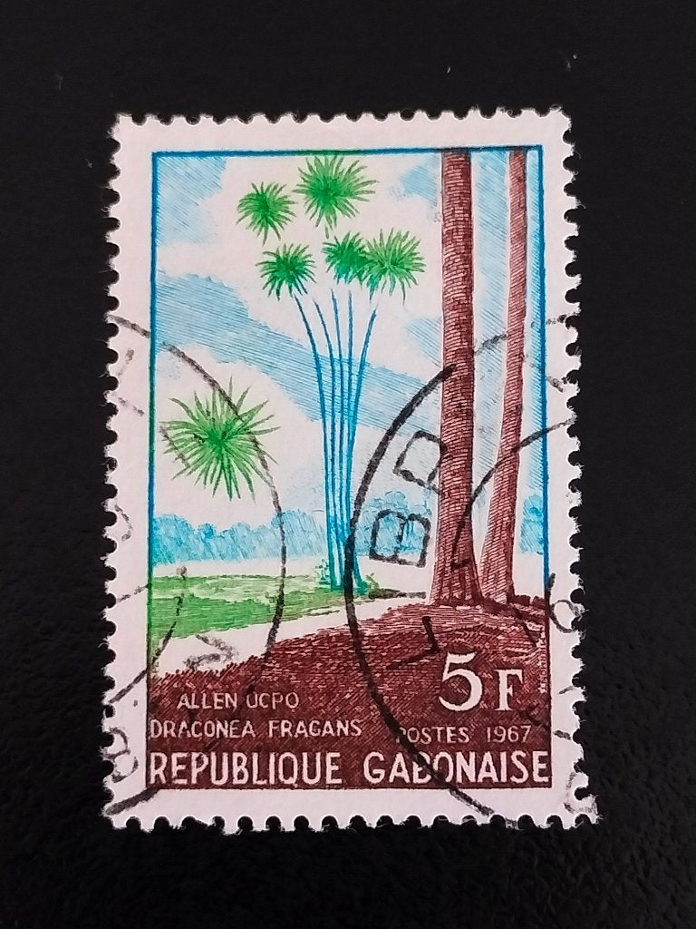 Gabon 1967 - inheemse bomen - drakenbloedboom, Verzenden, Overige landen, Gestempeld