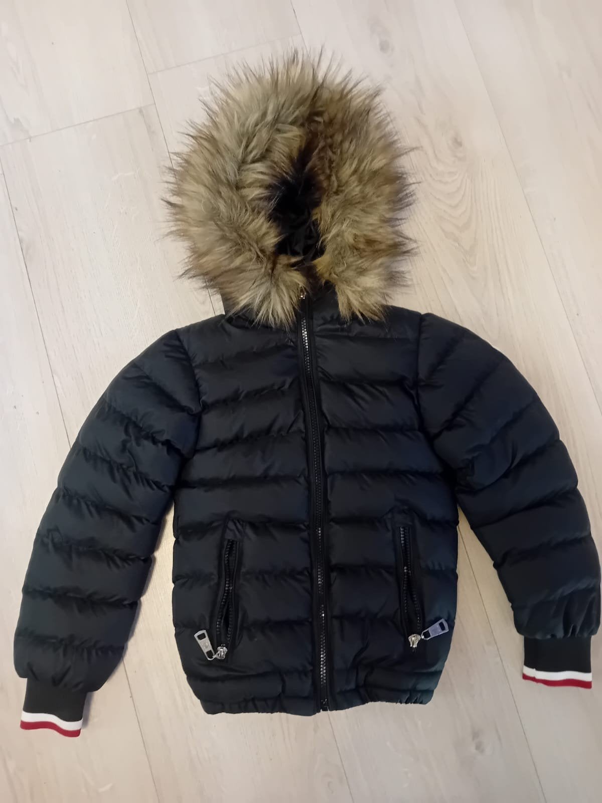 Doudoune noire à capuche fourrure enfant de 4-5 ans, Enlèvement, Neuf, Autres tailles, Noir