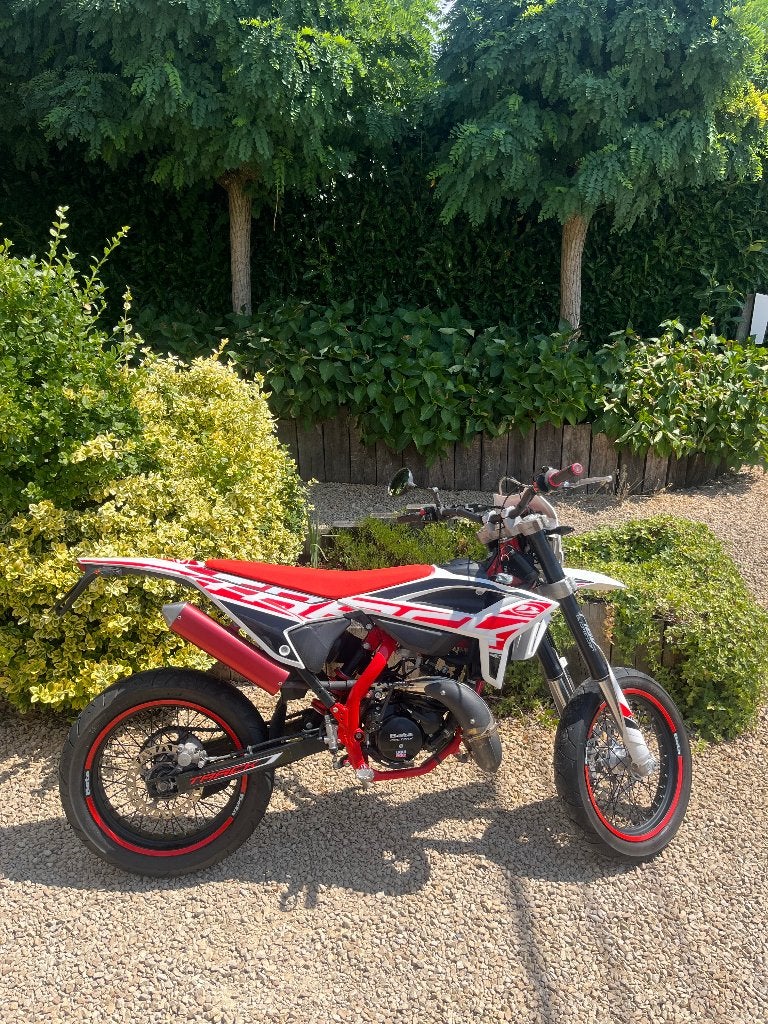 Moto Beta track 2022 rouge, Motos, Motos | Yamaha, Particulier, Enduro, jusqu'à 11 kW, 1 cylindre, Permis Moto A, Manuelle, Occasion