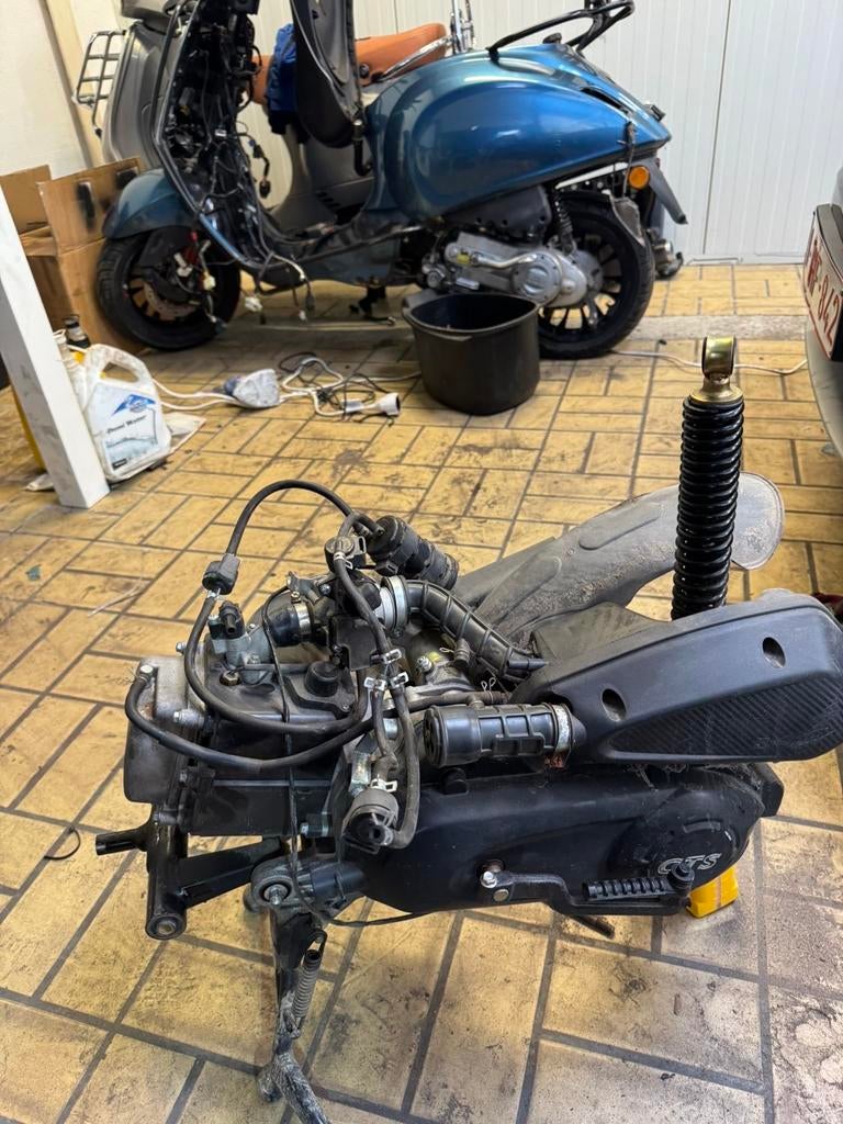 Gts toscana motorblok euro 5 STARTGARANTIE, Ophalen, Zo goed als nieuw