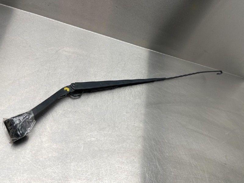 RUITENWISSERARM VOOR Nissan Note (E12) (08-2012/12-2016), Gebruikt, Nissan