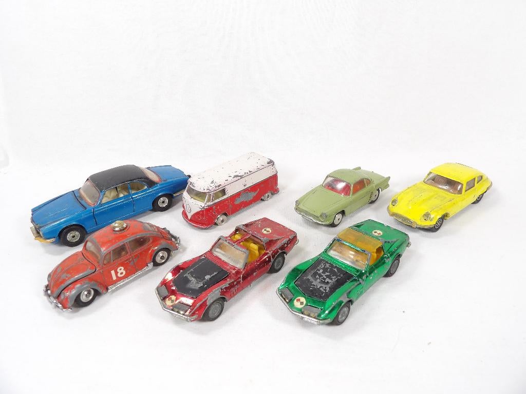 CORGI - lotje met volkswagen kever, Ophalen of Verzenden, Corgi