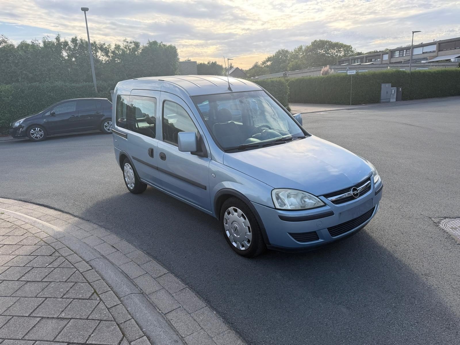 OPEL COMBO 1.4 ESSENCE 2009 140000KM, INSPECTION DE LA CLIMA, Argent ou Gris, Achat, 14 cm³, Boîte manuelle