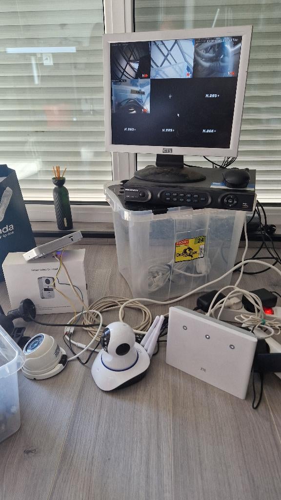 NVR recoder +HDD + cameras + doorbel + scherm, Audio, Tv en Foto, Ophalen of Verzenden, Gebruikt