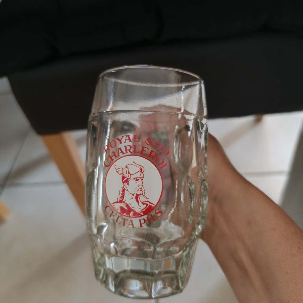 vieille chope      Celta pils    café de Charleroi, Enlèvement ou Envoi, Utilisé, Chope(s)