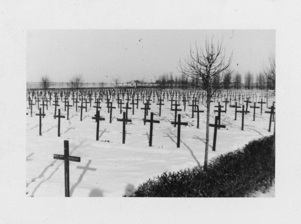 orig. Photo Wehrmacht - Cimetière allemands à Sissonne WW1, Envoi, Armée de terre, Photo ou Poster